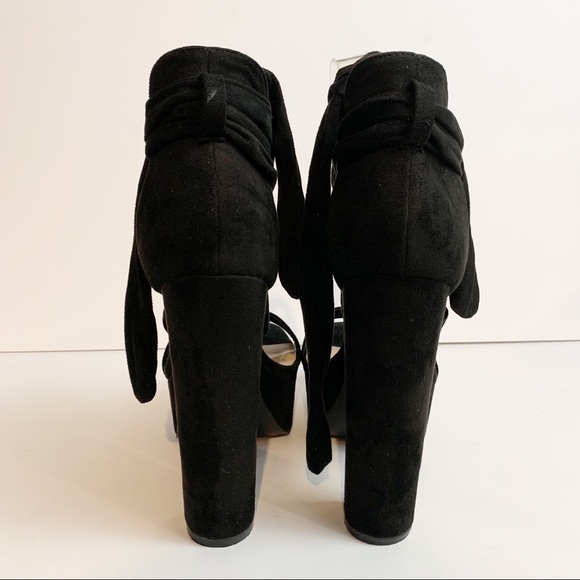 Nasty Gal Chunky Heel Velvet Finish Tie Up Shoe Size 9 Black - Picture 5 of 12